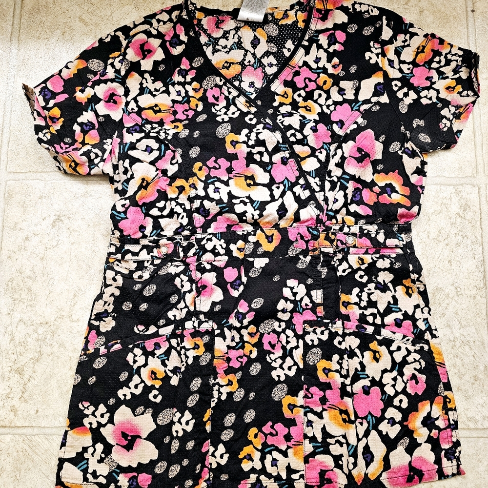 Runway by Cherokee Floral Print Nurses Scrub Top Size XS